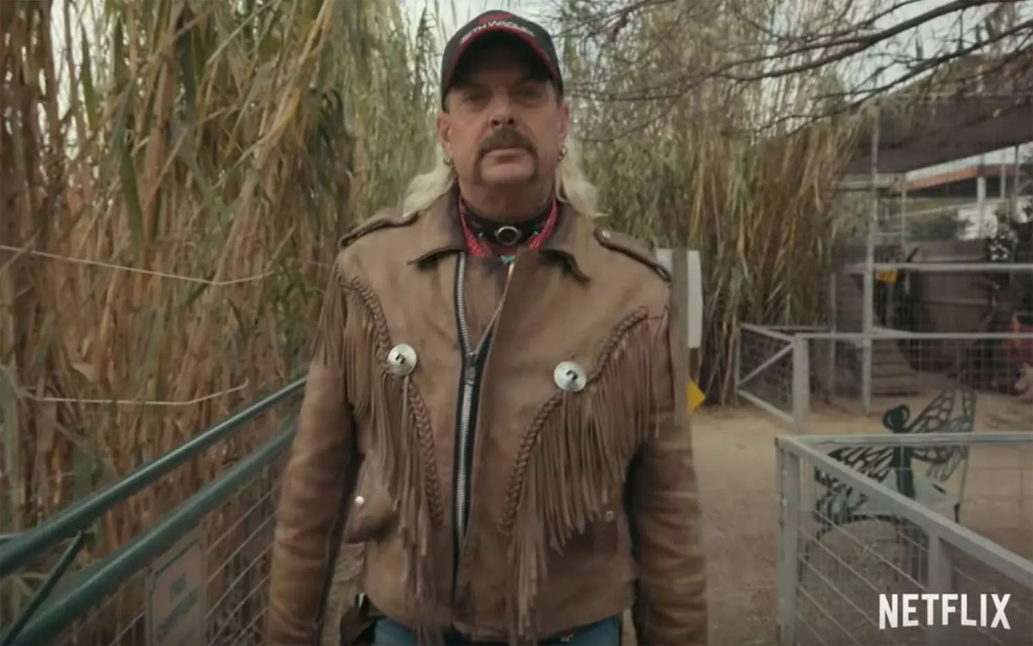 ¡Increíble! Joe Exotic se casa en prisión y presenta a su nuevo esposo