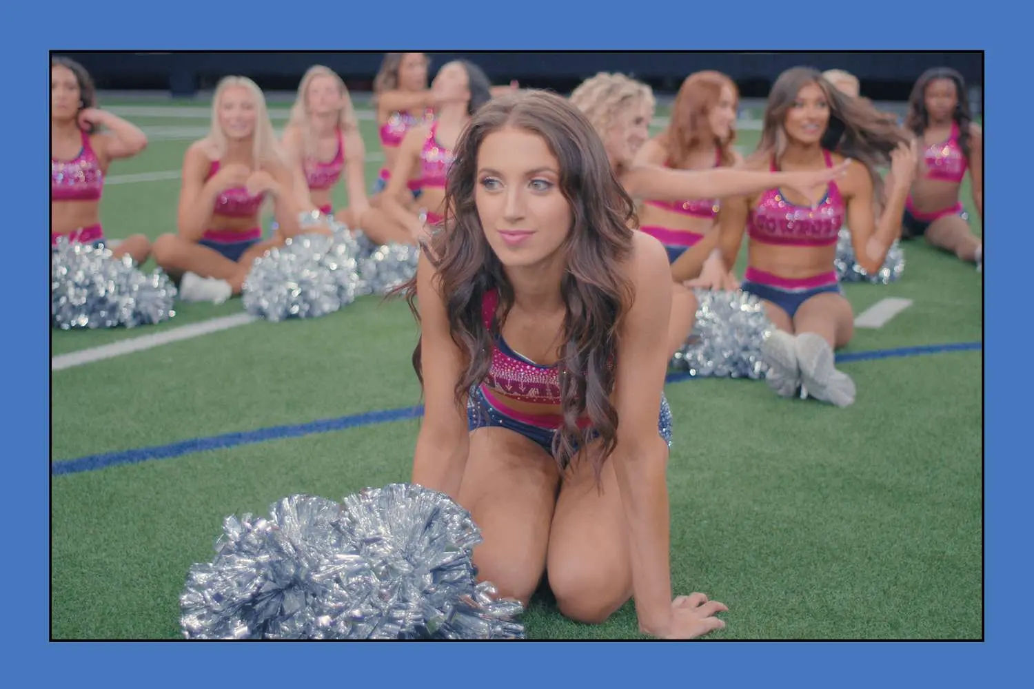 Descubre el detrás de cámaras de las Dallas Cowboys Cheerleaders en su emocionante segunda temporada.- Últimas noticias Ecuador
