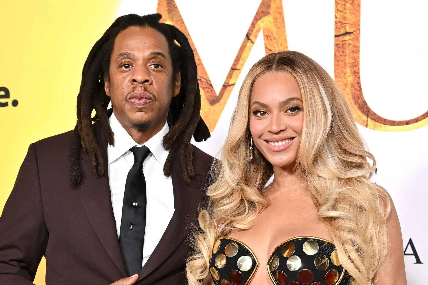 Jay-Z lanza un dardo a Kanye en sorprendente aparición en concierto de Beyoncé
