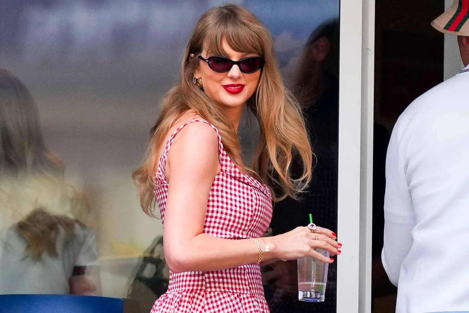 ¡Celebrate Taylor Swift with Cocktails from Every Era, Te Sorprenderá!