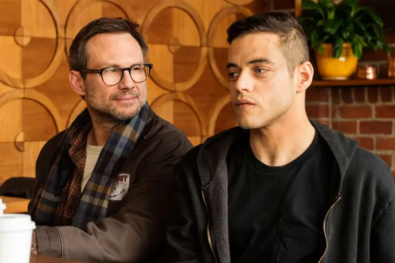 Descubre por qué Mr. Robot es el thriller que necesitas ver en Netflix ahora mismo
