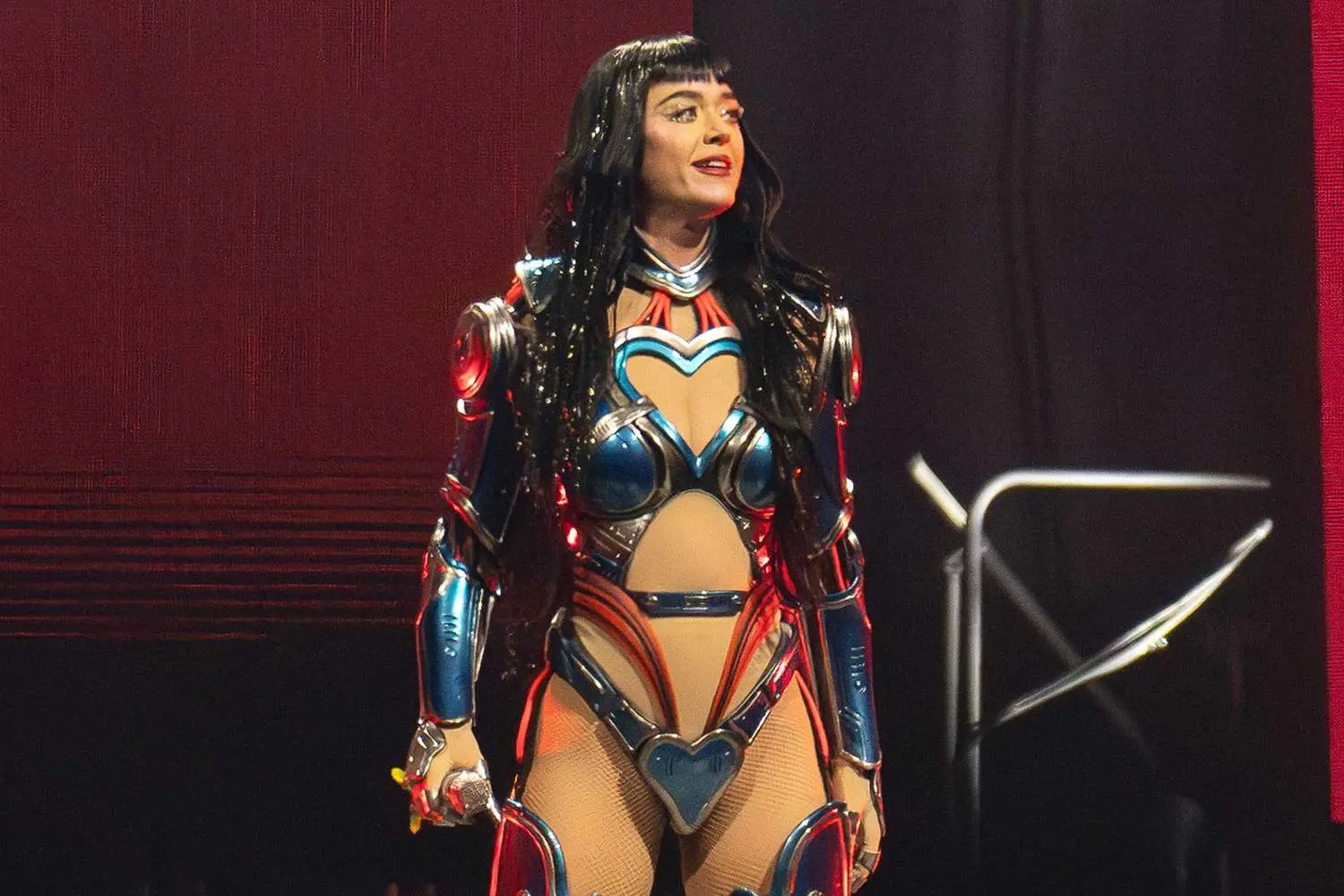 Katy Perry rompe en llanto en concierto tras su separación de Orlando Bloom