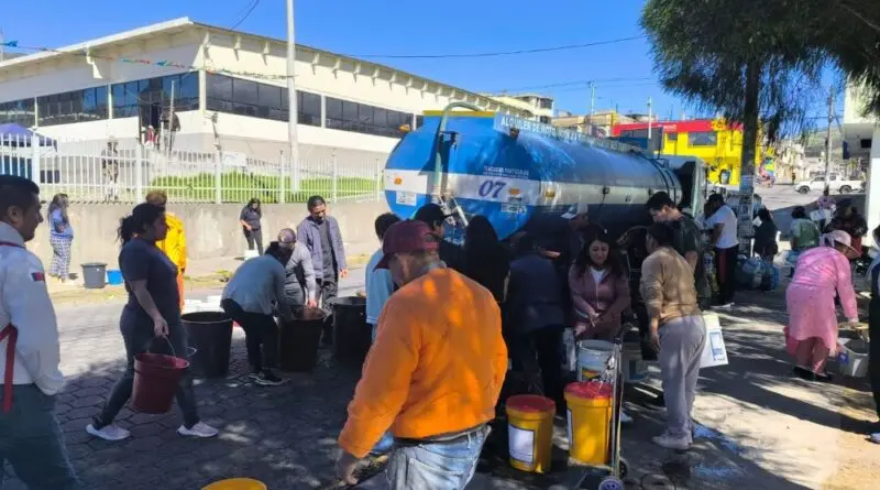 Operativo de agua potable en mercados de Quito- Últimas noticias Ecuador