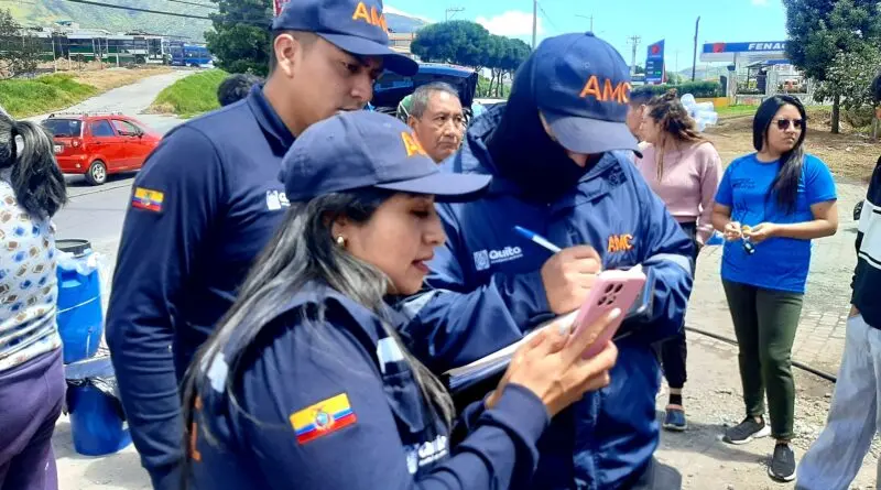 Sancionan venta ilegal de agua en Quitumbe- Últimas noticias Ecuador