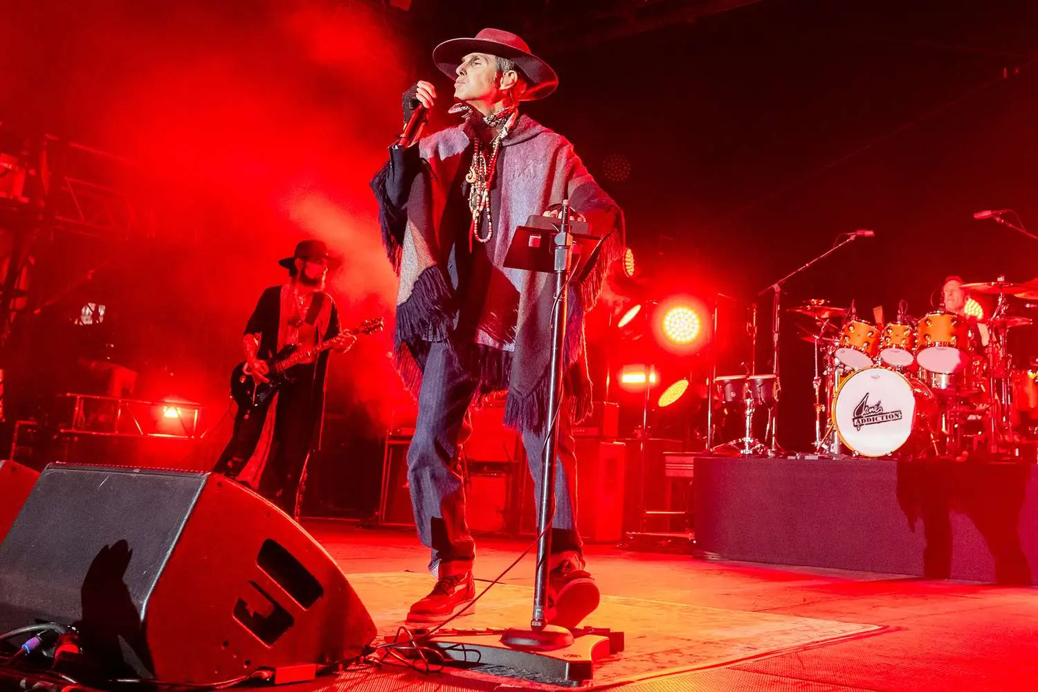 ¡Escándalo en el mundo del rock! Jane’s Addiction se fractura por una pelea inesperada