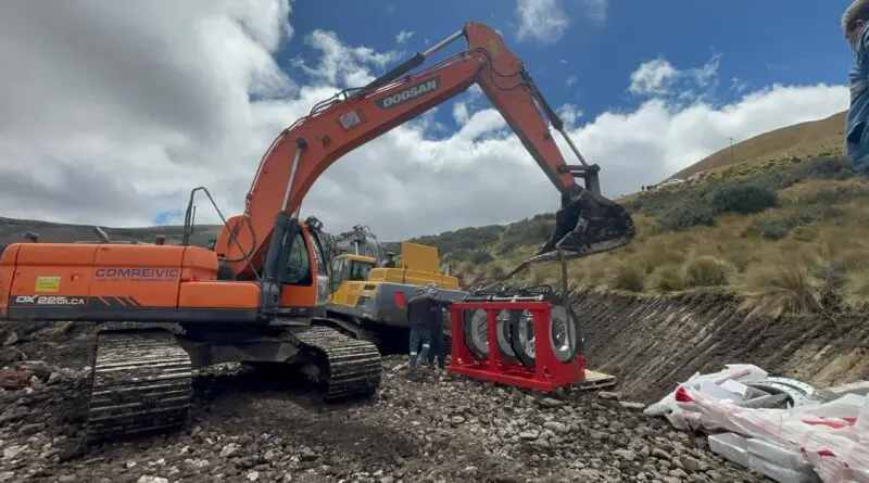 Inicia reemplazo de tubería en La Mica - Quito Sur- Últimas noticias Ecuador