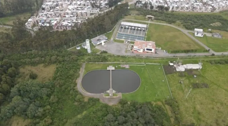 Mantenimiento en El Troje para restablecer agua potable- Últimas noticias Ecuador