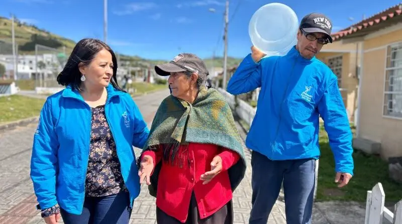 Distribución de agua a familias vulnerables en Huarcay- Últimas noticias Ecuador