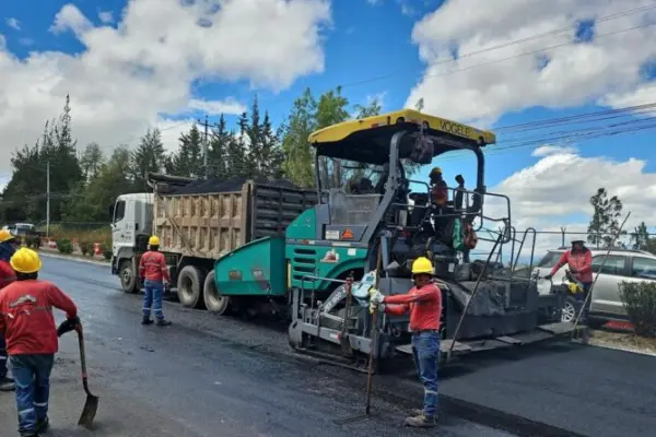 Quito reactiva rehabilitación vial tras desabastecimiento de asfalto
