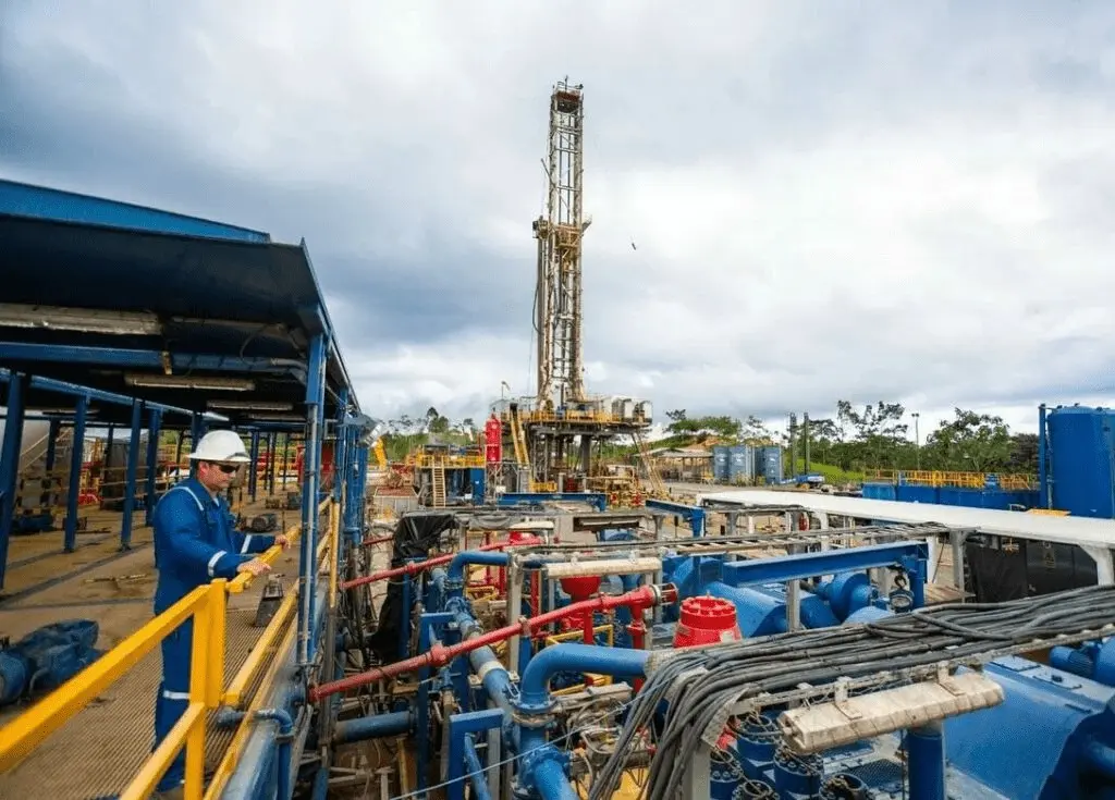 ¡Crisis en Petroecuador! Despido masivo de trabajadores desata protestas y críticas contundentes.- Últimas noticias Ecuador