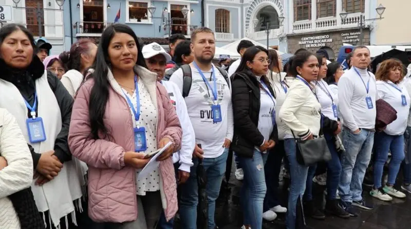 550 ciudadanos guían en festival ‘Quito, Luz de América’- Últimas noticias Ecuador