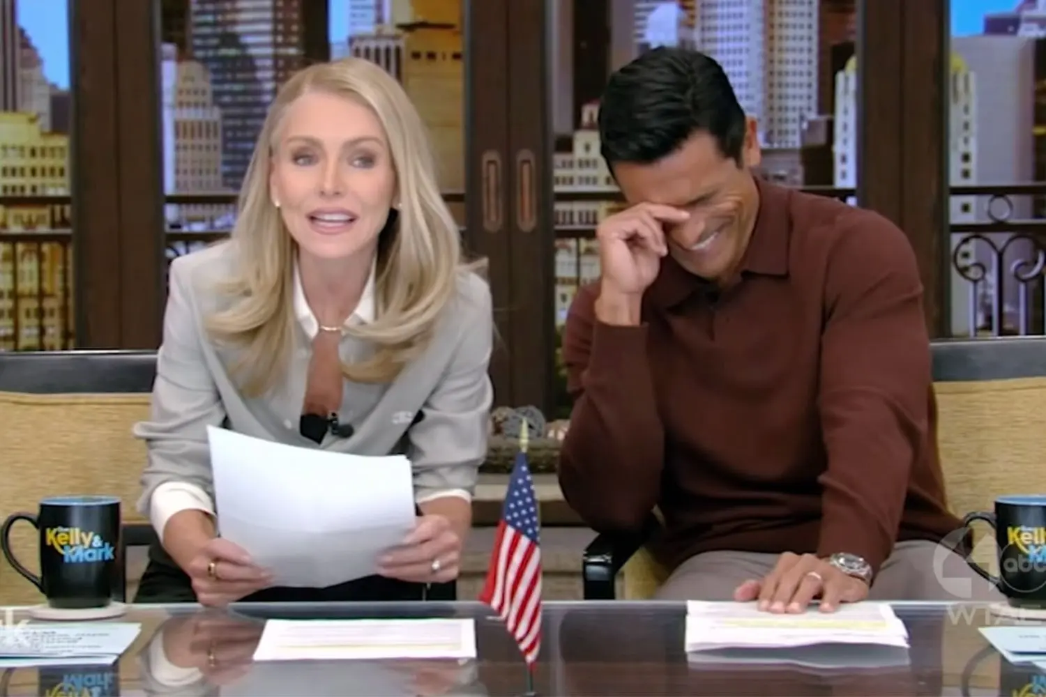Kelly Ripa se defiende y sorprende con sus comentarios sobre sostenes en vivo- Últimas noticias Ecuador