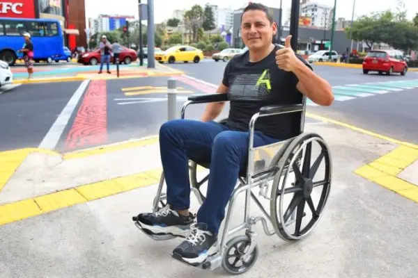 Mejoras en infraestructura peatonal en Quito