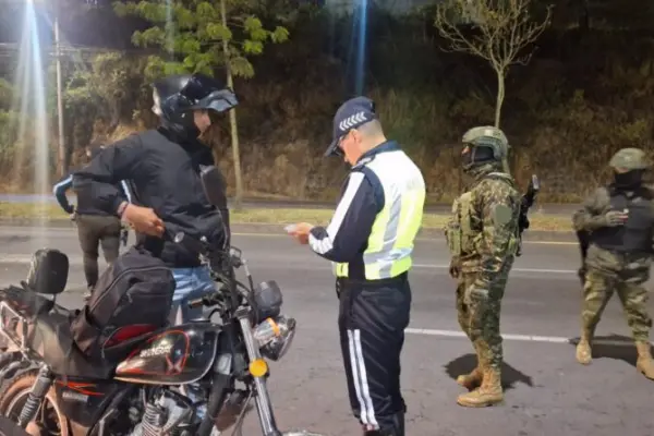 Siete conductores detenidos en operativo en Simón Bolívar