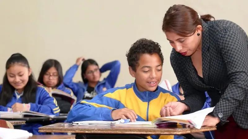 Nueva estrategia educativa transforma la vida docente en Ecuador- Últimas noticias Ecuador