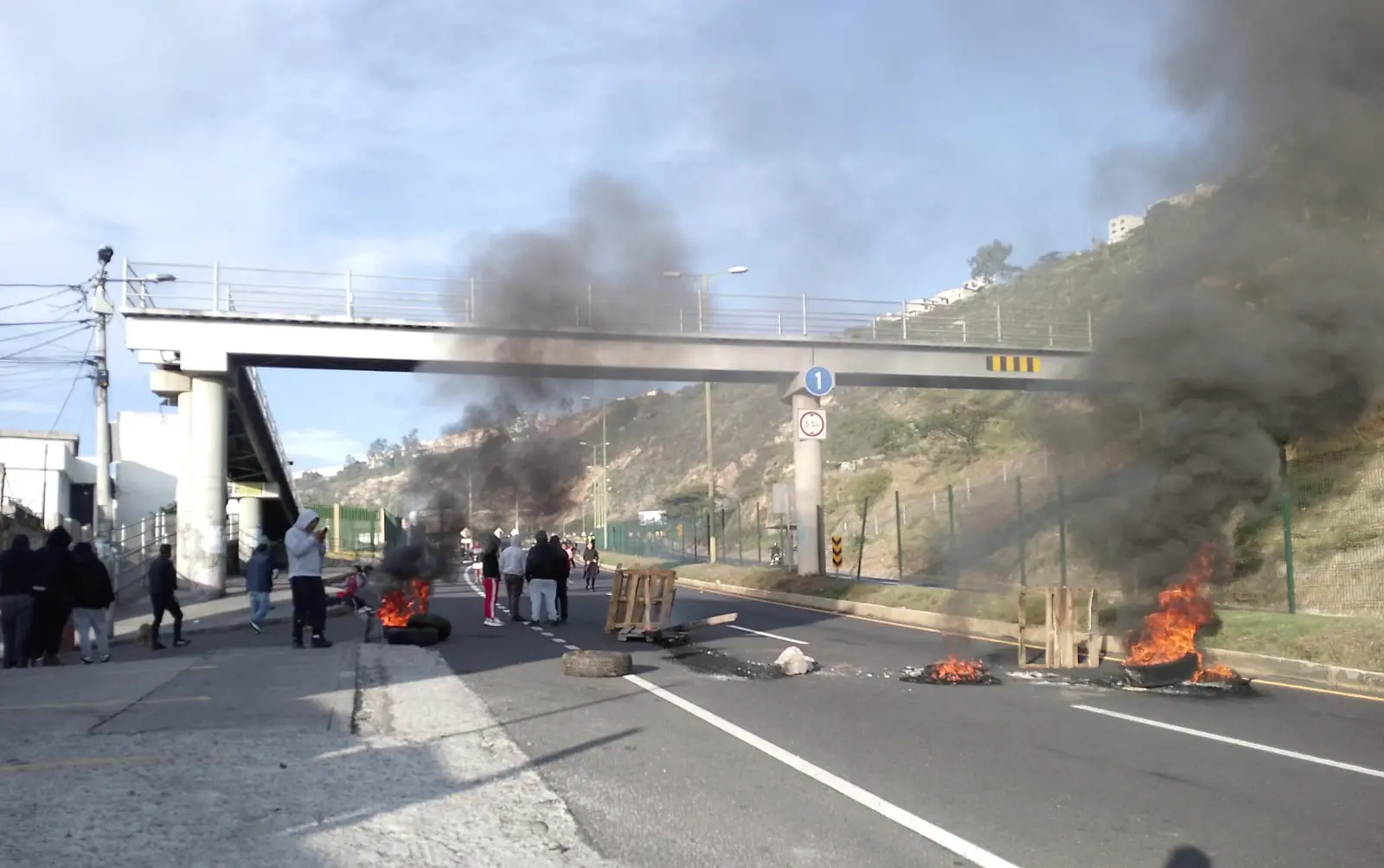 Paro nacional en Ecuador causa caos en las vías- Últimas noticias Ecuador
