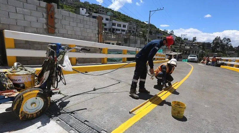 Mantenimiento nocturno en puentes vehiculares de Quito- Últimas noticias Ecuador