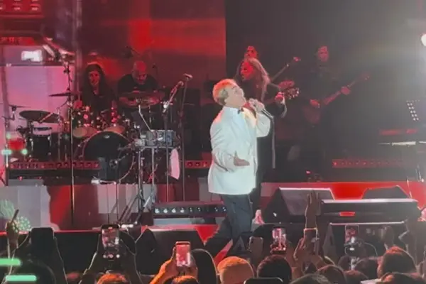 Cristian Castro desata la locura en Guayaquil con un gesto inesperado