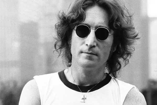 El oscuro motivo del asesinato de John Lennon finalmente revelado por su autor
