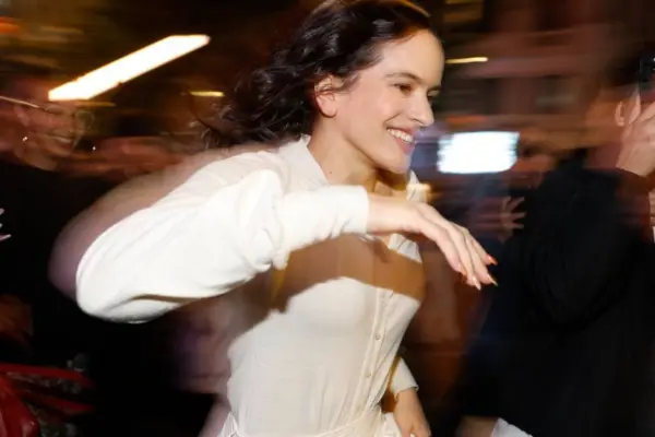 Rosalía revela su cuarto álbum LUX y el camino hacia la divinidad musical