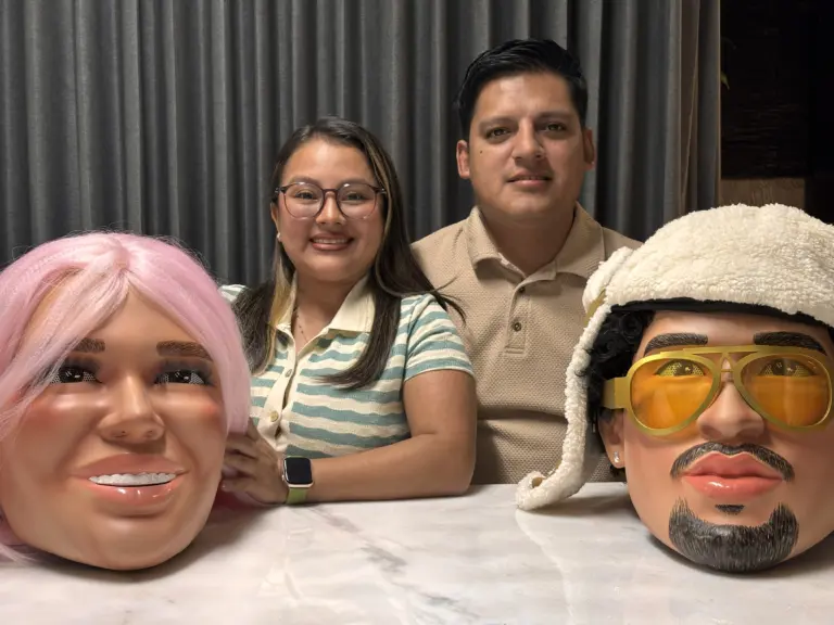 Cómo una pareja ecuatoriana está revolucionando el mundo de las cabezas réplicas.